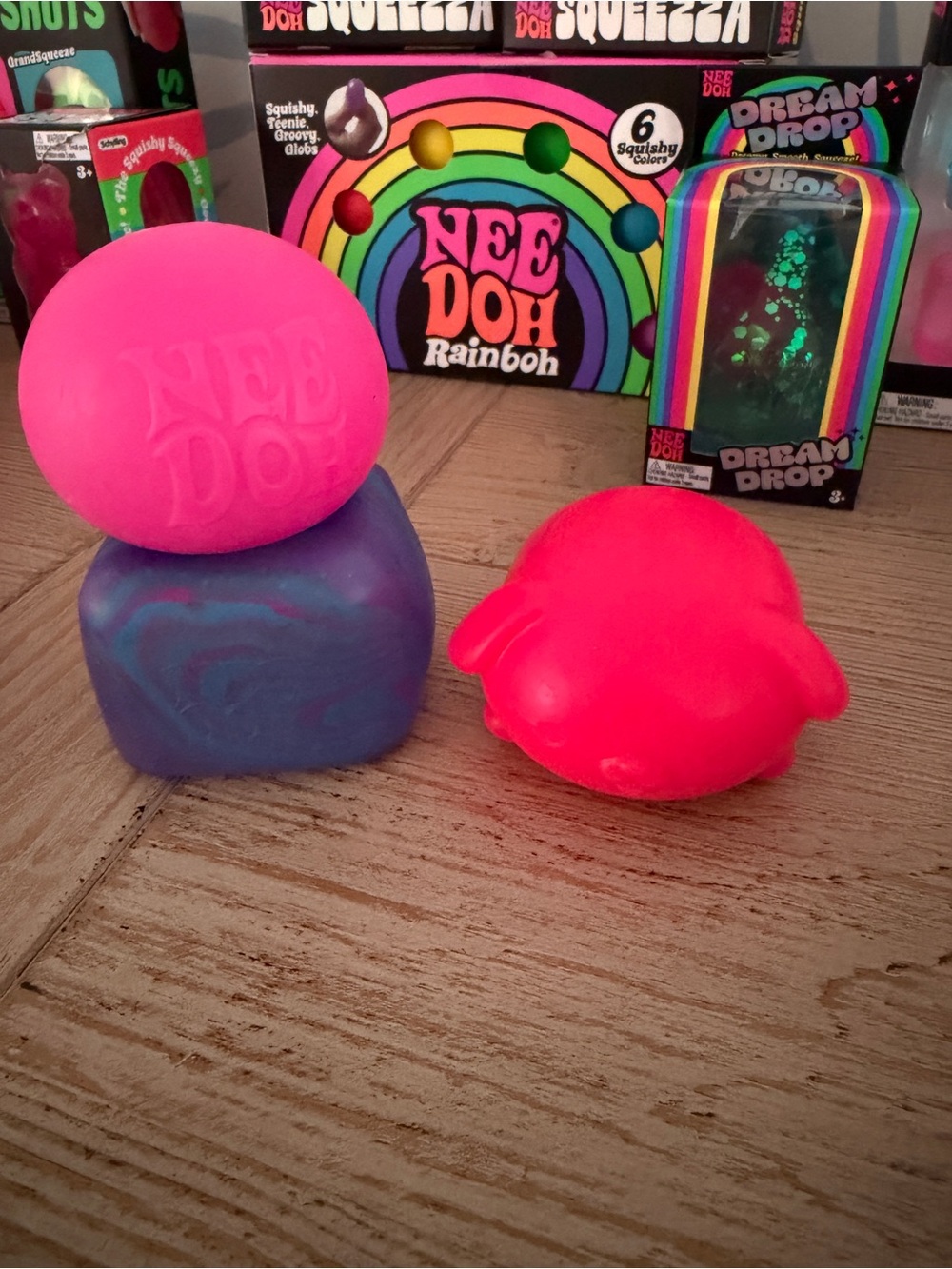 Needoh - Funky Pup, Nice Swirl, Color Changr